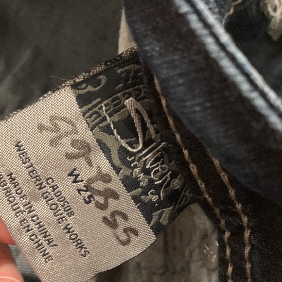 Silver Jeans: Suki Capri - Picture 5 of 8